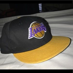 Kids Lakers SNAPBACK HAT .